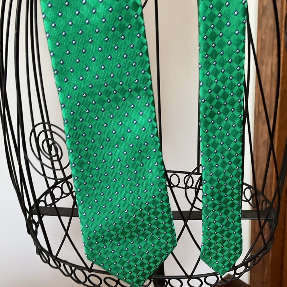 Nordstrom Men's Green Patterned Tie, 100% silk - Picture 2 of 4